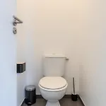 Lejlighed Modern, Quiet 3-bedroom With Parking *