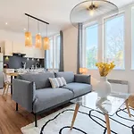 Modern, Quiet 3-bedroom With Parking