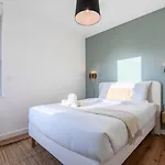 Modern, Quiet 3-bedroom With Parking Lejlighed *