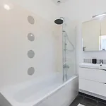 Modern, Quiet 3-bedroom With Parking Lejlighed