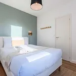 Modern, Quiet 3-bedroom With Parking *