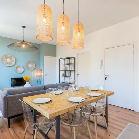 Modern, Quiet 3-bedroom With Parking *